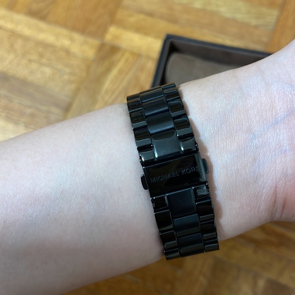 Michael kors watch - Picture 3 of 3